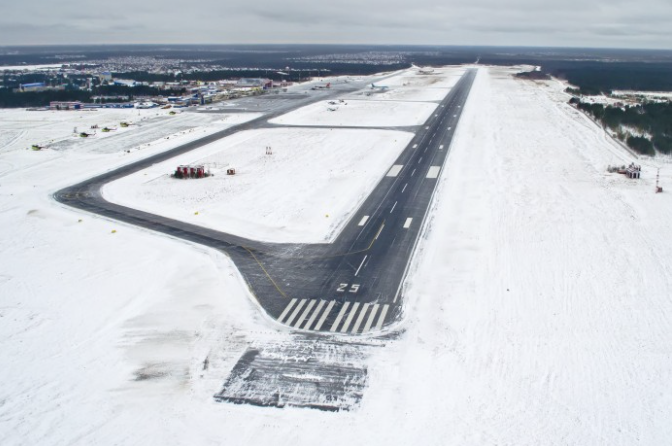 Clearway 3 er som acetatbasert Runway Deicing Fluid. Produktet oppfyller ikke bare alle relevante miljø- og økologiske krav, men er også sertifisert som ikke-korrosivt i henhold til SAE AMS1435-standarden.