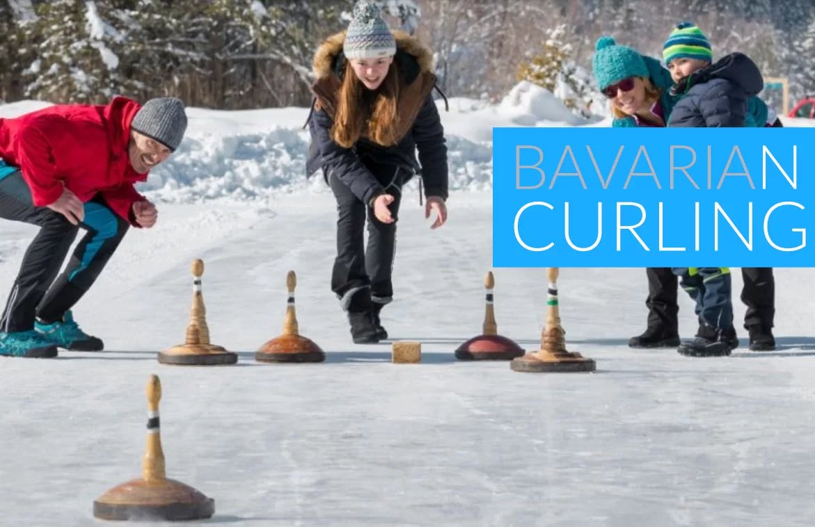 Bilde av barn dom driver med curling.
