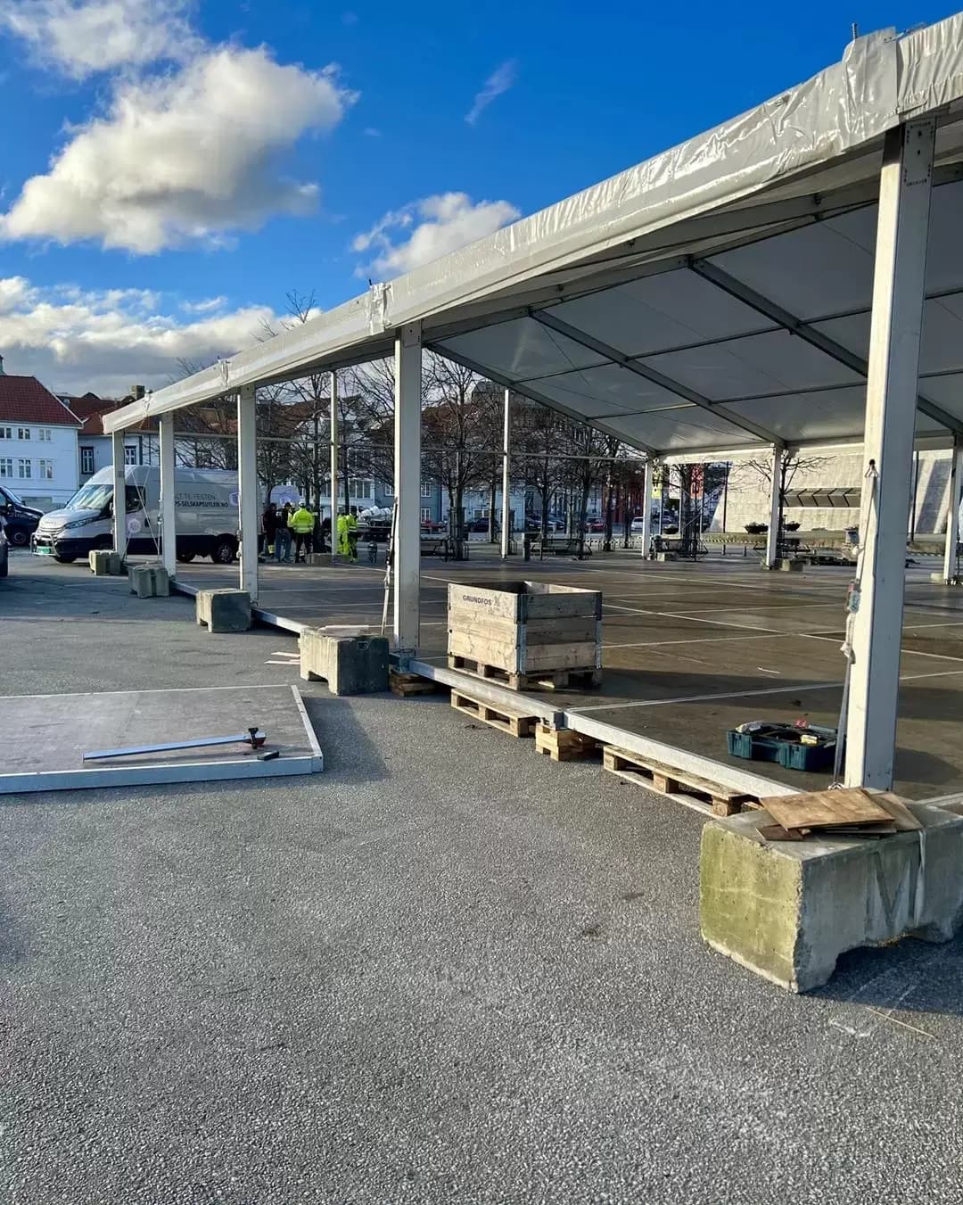 Setup of an ice skating rink in downtown Stavanger.