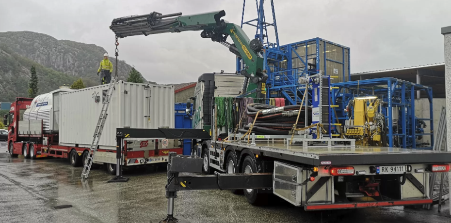 Truck loaded with equipment from Energy Rent.